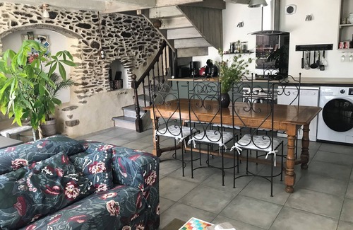 Pleslin-Trigavou House | Charming * gîte between the Rance valley and the Emerald Coast - "L'Eau qui dort" (Sleeping water)