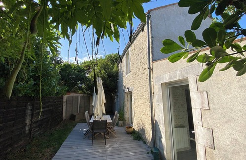 La Rochelle House | Charming gîte with garden in the heart of La Rochelle