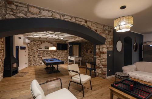 Soiano del Lago Villa | Charming Green and Blue Villa by Wonderful Italy