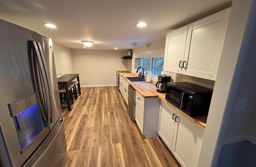 Groton Apartment | Charming Groton Farmhouse Apartment