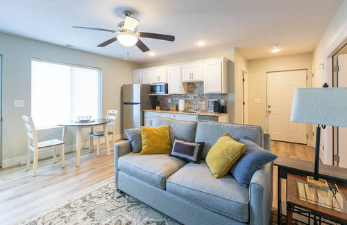 Ozark Cottage | Charming guest house on private property with AC in quiet part of Ozark