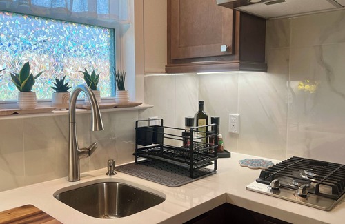 Arabi House | Charming guesthouse with private backyard just 3 doors down from New Orleans.