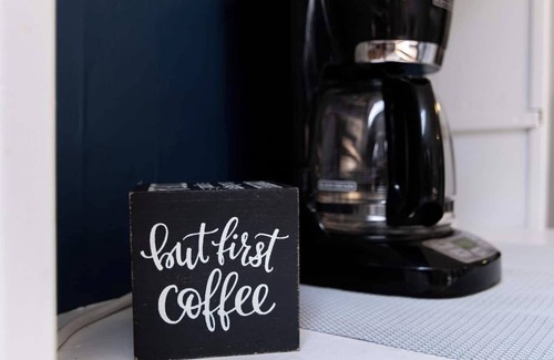 West Plaza House | Charming Hideaway Near Food and Fun | 16