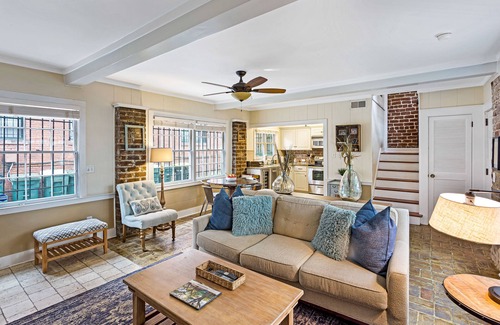 Historic Downtown Savannah House | Charming Historic Cottage One Block to Forsyth by Lucky Savannah