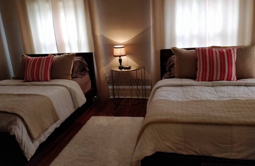 Central West End Bed & Breakfast | Charming, Historic Family Suite, Steps from the Chase Park Plaza and Forest Park