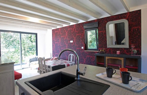 Le Mesnil-Rainfray Cottage | Charming house with balcony on green hill