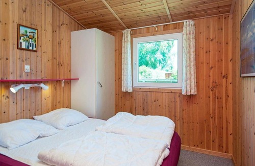 Grønninghoved Strand House | Charming Holiday Home in Jutland with Private Whirlpool