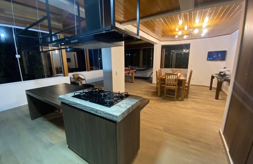 Vila Poran House | Charming home in Gated Community