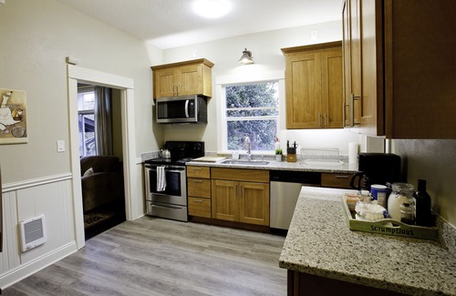 King House | Charming Home in Alberta Arts District - Walkable and Close to Downtown