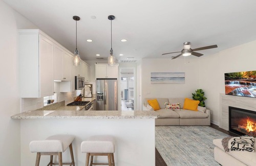 Coronado House | Charming Home in Coronado, walking distance to restaurants and beaches.