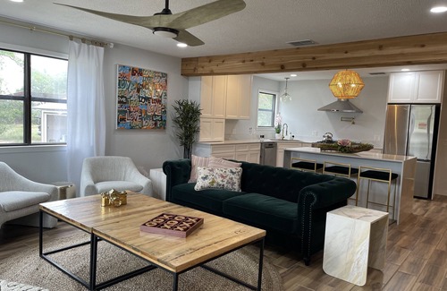 Fredericksburg House | Charming home on 3 acres, 10 min from Main St. Fredericksburg.