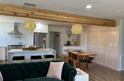 Fredericksburg House | Charming home on 3 acres, 10 min from Main St. Fredericksburg.