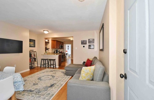 South Side Flats Apartment | Charming Home Vibrant Neighborhood