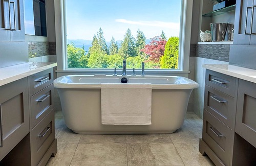 Regional District of Nanaimo House | Charming home with a private pool and inviting upper deck patio, perfect for relaxed outdoor living