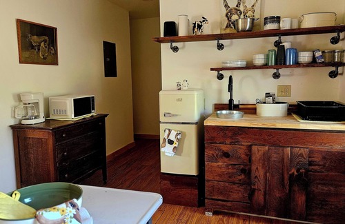 Swan Lake Apartment | Charming hotel suite- Unit one the "Milk House
