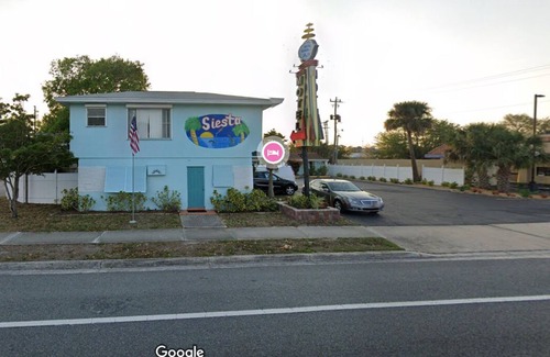 Titusville Apartment | Charming hotel suite with AC and WiFi in delightful Titusville