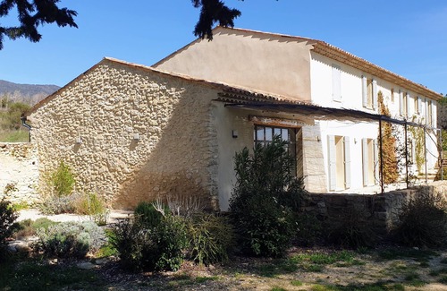 Cabrieres-dʼAigues House | Charming house with swimming pool, superb view of the Sainte Victoire and the countryside