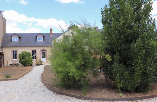 Le Mele-sur-Sarthe Cottage | Charming house for 8, close to leisure activities