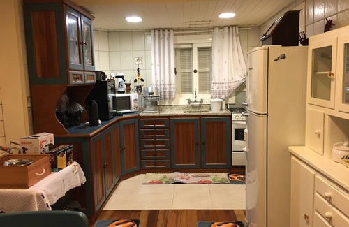 Floresta House | Charming house, cozy, family, children, WIFI, PETs, condominium, central.