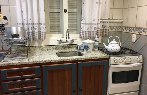 Floresta House | Charming house, cozy, family, children, WIFI, PETs, condominium, central.