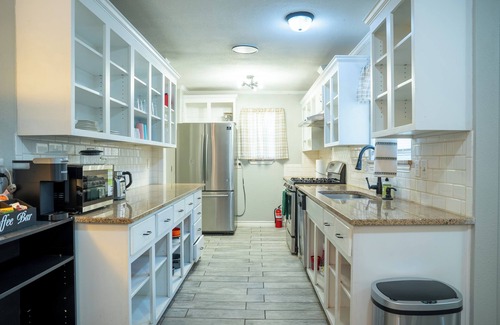 Euless House | Charming house in brilliant Euless with pool table close to DFW/AT&T stadium