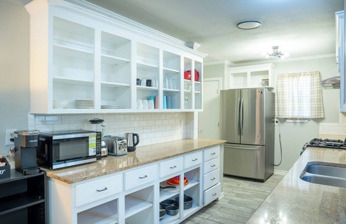 Euless House | Charming house in brilliant Euless with pool table close to DFW/AT&T stadium