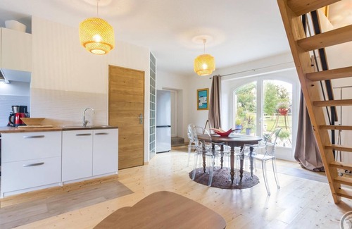 Picauville Apartment | Charming house in Normandy with garden, pets allowed, near historical sites