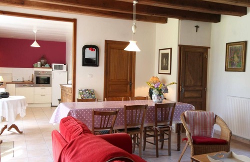 Saint-Loup Cottage | Charming house near Mont St-Michel with WiFi, parking, and private garden