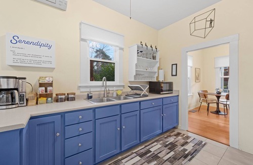 Historic Railroad District House | Charming house two blocks from downtown Ashland