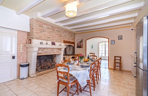 Sadillac House | Charming house with swimming pool and private courtyard next to a château.