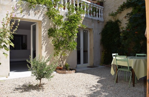 Montagnac Apartment | Charming independent village gite with garden (near Pezenas)