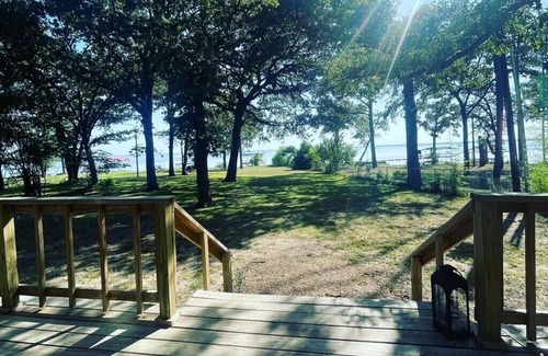 East Tawakoni House | Charming lake cabin in East Tawakoni - Waterfront. on the lake!