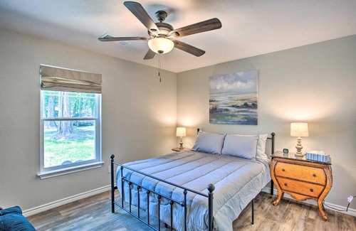 Yantis House | Charming Lake Fork Cottage with Screened-In Porch!