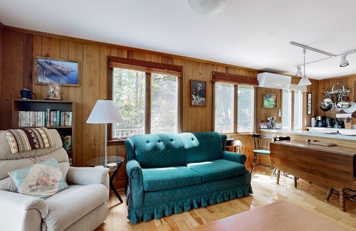 Mount Desert House | Charming Lakefront Retreat with Canoes, Kayaks, and Modern Comforts