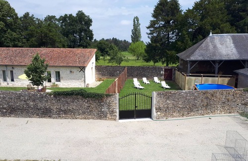 Pleuville House | Charming little house in the Charente Limousine for 4 people, swimming pool