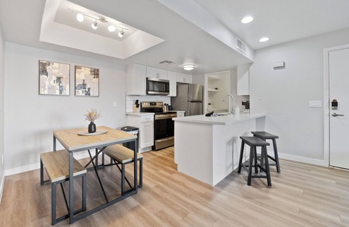 Mesa Apartment | Charming Mesa 1 BD Near ASU w/Pools, Game Room, Basketball Courts + more