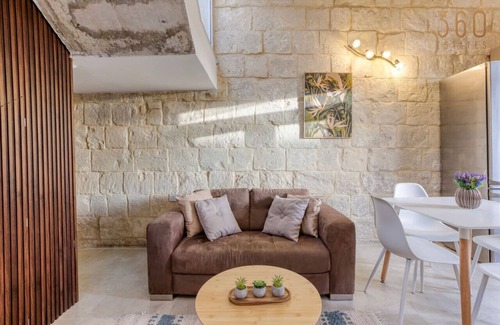 Zebbug House | Charming + Modern 1BR House in Historic Zebbug