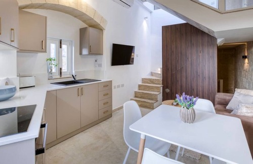 Zebbug House | Charming + Modern 1BR House in Historic Zebbug