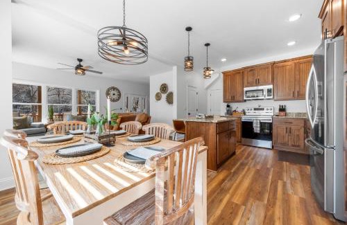 Murphy House | Charming Murphy House with Deck and River Views!