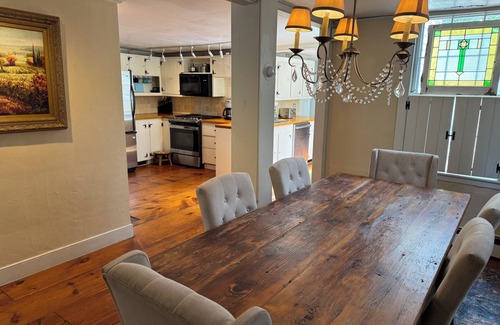 Newport House | Charming Newport Colonial Home where Alexander Hamilton Slept