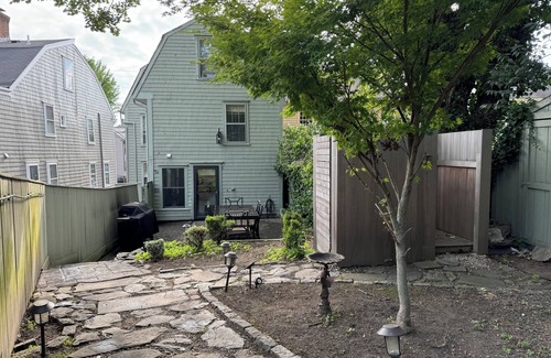 Newport House | Charming Newport Colonial Home where Alexander Hamilton Slept