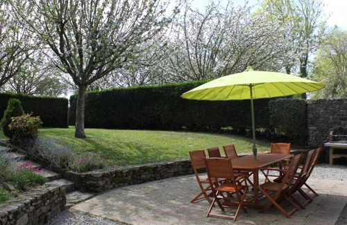 Canville-la-Rocque Cottage | Charming Norman house with fireplace and private garden