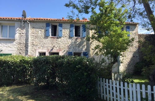 Le Chateau-d'Oleron House | CHARMING OLERONNAISE HOUSE IN QUIET