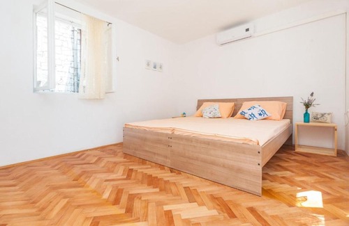Split Apartment | Charming old stone house