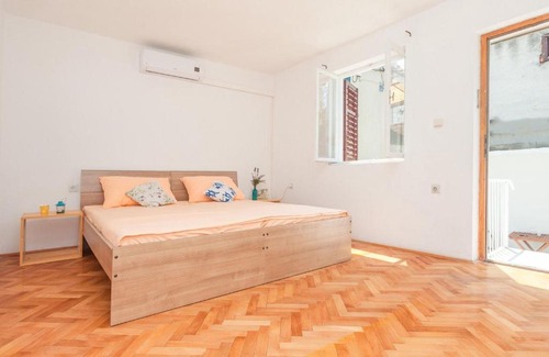 Split Apartment | Charming old stone house