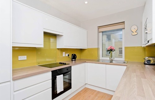 Old Town Apartment | Charming Old Town 2 Bed Apt, 2mins from Royal Mile