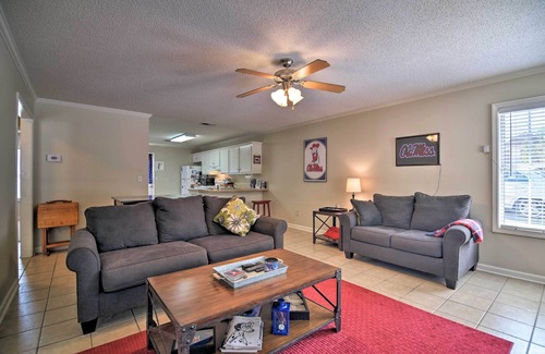 Oxford House | Charming Oxford Home ~ 1 Mi to Ole Miss Campus