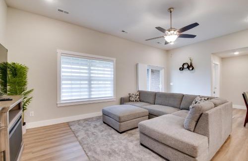 Ozark House | Charming Ozark Abode with Yard and Pool Access