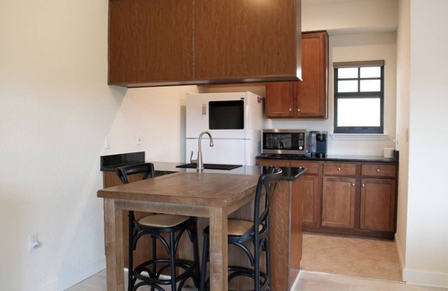 Palencia Apartment | Charming Palencia Studio Fully Furnished