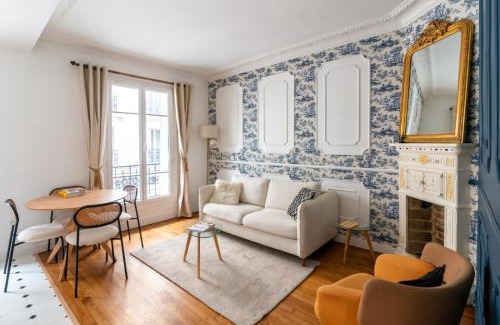 Saint-Lambert Apartment | Charming Parisian Flat near Eiffel Tower